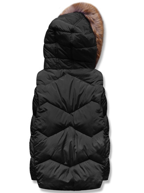 Czarna kurtka pikowana z kapturem