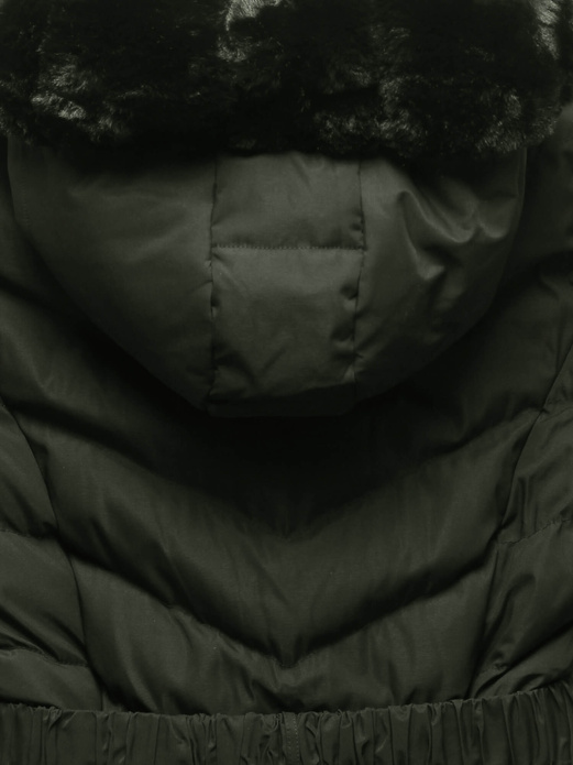 Zielony długi zimowy płaszczyk z kapturem i paskiem