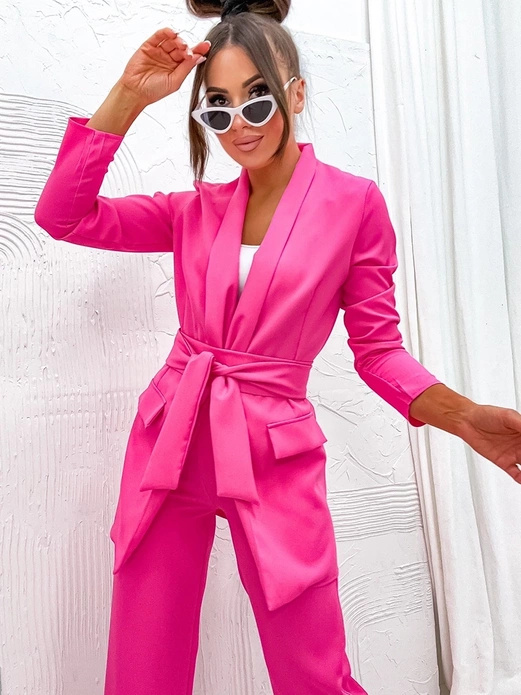 Fuksjowy elegancki komplet oversizowa marynarka i luźne spodnie