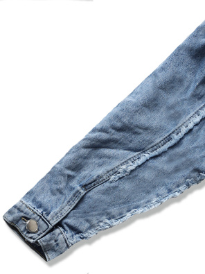 Jeansowa czaderska damska kurtka z dżetami 