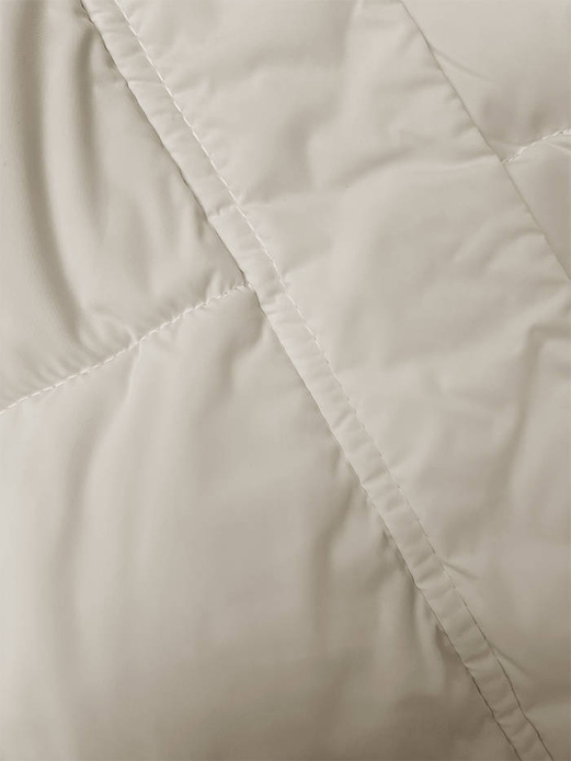 Jasnobeżowa zimowa krótka puchowa kurteczka