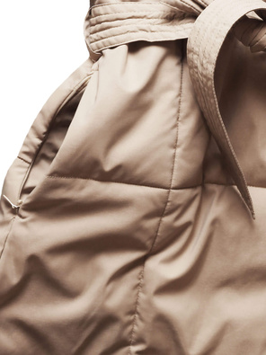 Beżowy zimowy długi płaszczyk z genialnym kołnierzem