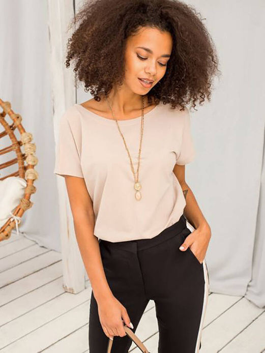 Beżowa gładka bluzka, top basic, t-shirt z dekoltem V z tyłu