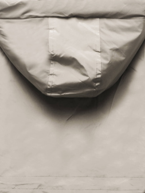 Jasnobeżowa czaderska damska przejściowa kurtka parka z kapturem