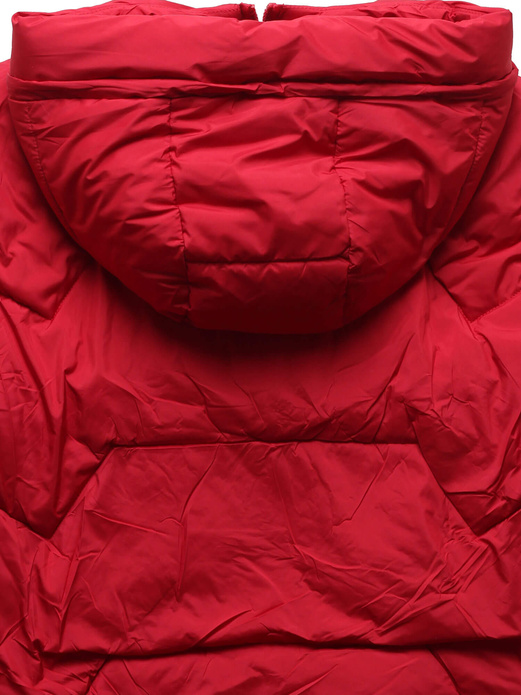 Czerwona kurtka z kapturem modnie pikowana na suwak i zatrzaski