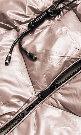 Beżowy stylowy błyszczący pikowany bezrękawnik damski z kapturem