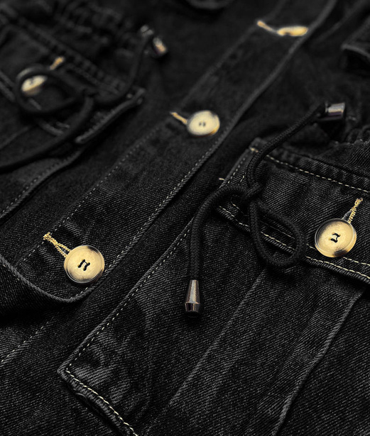 DAMSKA KURTKA JEANSOWA Z KIESZENIAMI CZARNA (350-4)