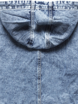 Jasnoniebieska jeansowa kurtka przejściowa narzutka płaszcz na guziki z kapturem i troczkami