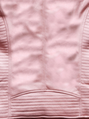 Zamszowa ramoneska damska z futerkiem pudrowy róż (6501)