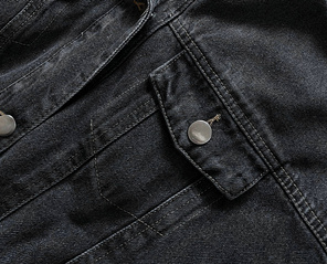 Czarno ecru jeansowa kurteczka na ciepłym futrze