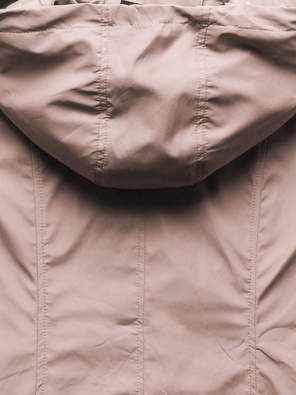 Beżowa damska przejściowa kurtka z kapturem łańcuszek netmoda