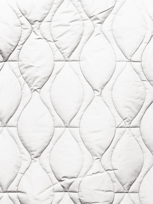 Biały damski luźny pikowany płaszcz