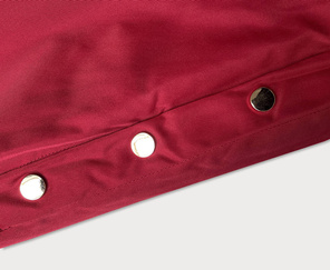 Czerwony zimowy płaszcz parka na futrze