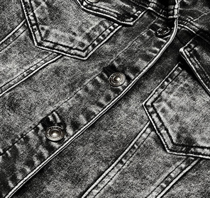 Krótka damska kurtka jeansowa czarna (pop5989-k)