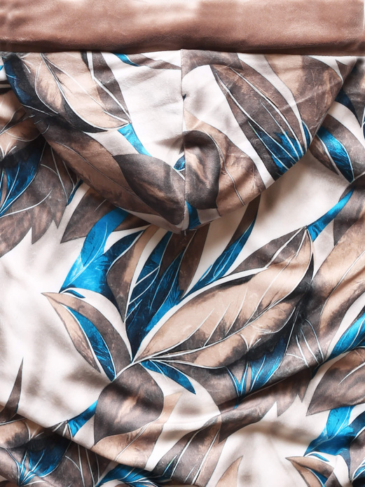 Cappuccino niebieski welurowy damski dres komplet z motywem tropikalnym