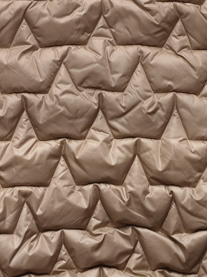 Ciemnobeżowy damski pikowany bezrękawnik ze stójką