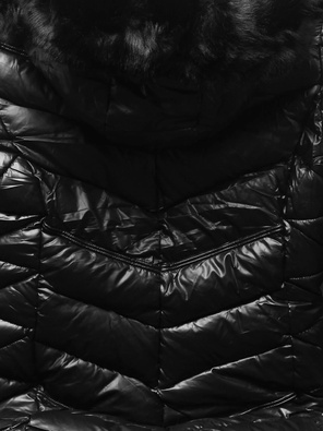 Czarna pikowana długa zimowa kurtka z kapturem