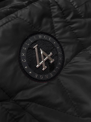 Czarna krótka przejściowa kurteczka z kapturem