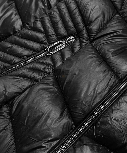 Czarna fenomenalnie pikowana damska kurtka z kapturem