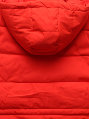 Czerwona pikowana kurtka z kapturem ściągana w pasie