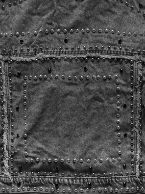 Czarna jeansowa czaderska damska kurtka z dżetami