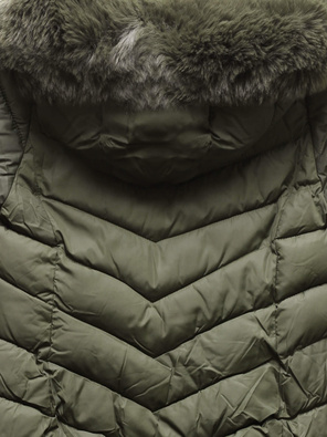 Ciemnozielona zimowa puchowa pikowana kurtka z futerkiem