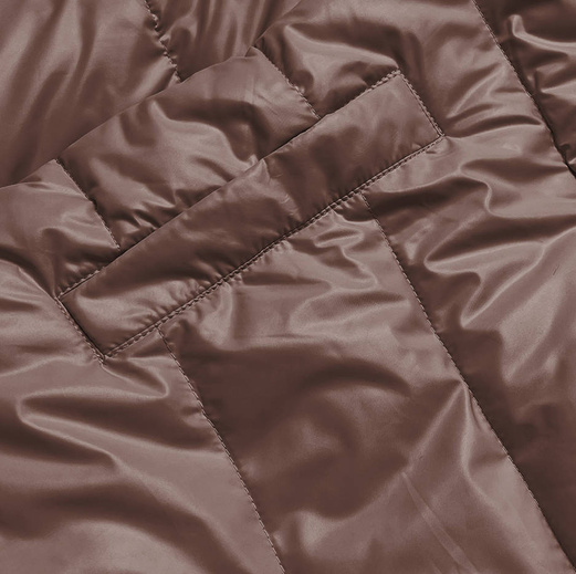 Brązowa damska kurtka zimowa pikowana w jodełkę