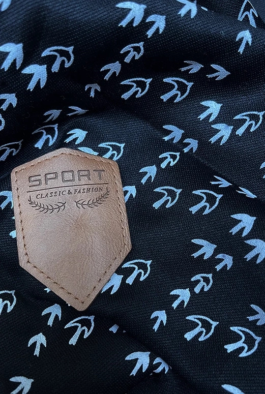 Granatowa rozpinana bluza damska z kapturem w jaskółki