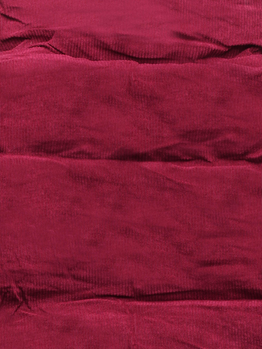 Bordowa sztruksowa krótka pikowana zimowa kurtka z kołnierzem na futerku zapinana na suwak