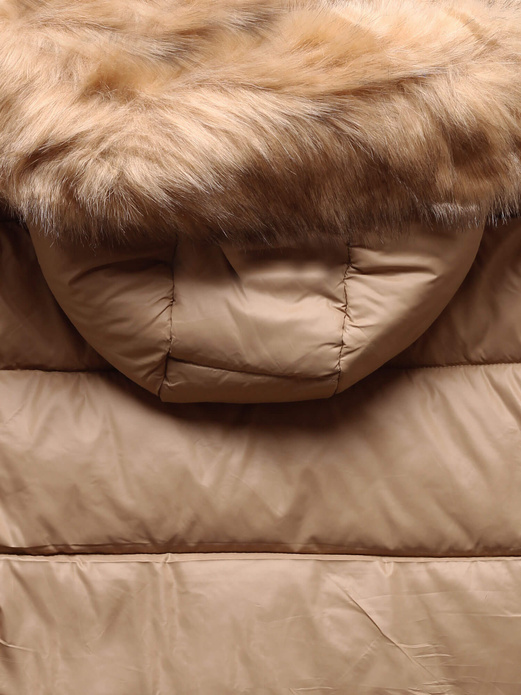 Beżowa damska kurtka z ozdobnymi kieszeniami i kapturem z futerkiem