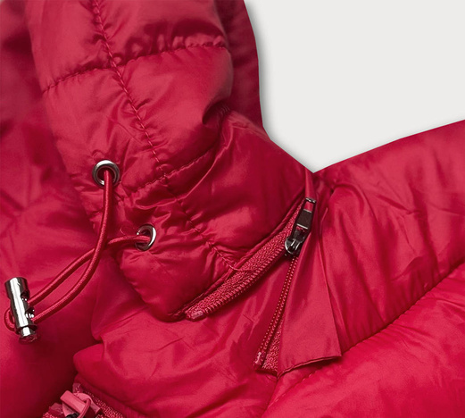 Czerwona modna kurtka pikowana z kapturem
