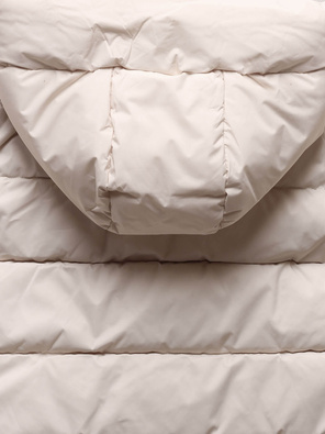 Jasnobeżowa genialna długa zimowa damska kurtka z kapitalnym kapturem