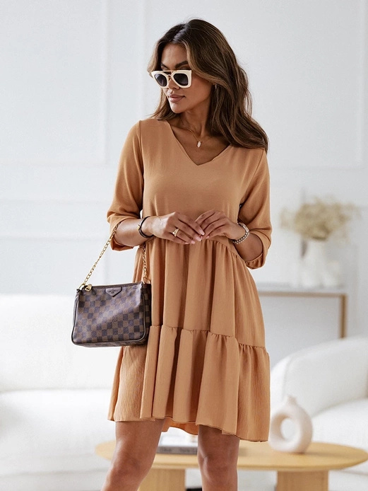 Luźna elegancka sukienka z falbankami