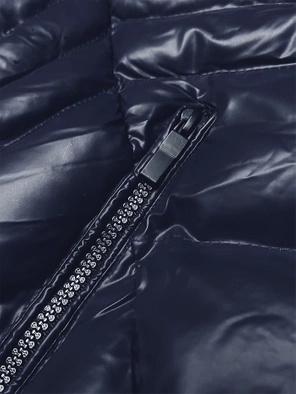 Śliwkowa zimowa kurtka pikowana z odpinanym kapturem z futerkiem