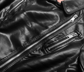 Czarna czaderska ramoneska z paskiem