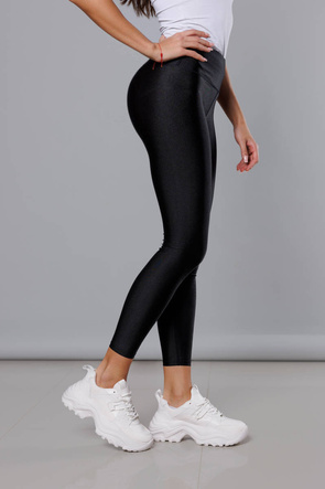 Czarne połyskujące wyszczuplające legginsy