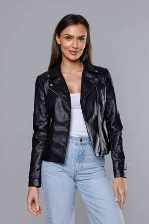 Czarna kurtka gładka ekoskóra ramoneska zapinana na skos z klapami prosty krój