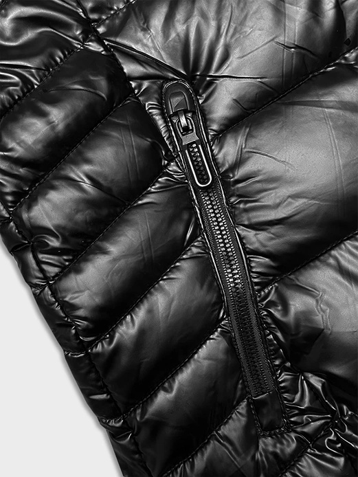 Czarna pikowana przejściowa kurtka damska geometryczne wzory plus size