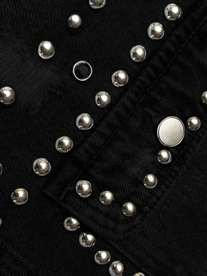 Czarna jeansowa kurtka narzutka z dżetami