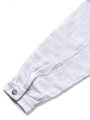 Jeansowa czaderska damska kurtka z dżetami 