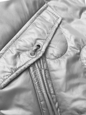 Srebrna błyszcząca przejściowa pikowana kurtka na suwak