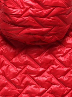 Czerwony damski unikalnie pikowany bezrękawnik na futerku