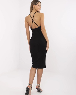 Czarna dopasowana damska sukienka bez pleców