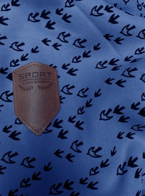 Niebieska rozpinana bluza damska z kapturem w jaskółki