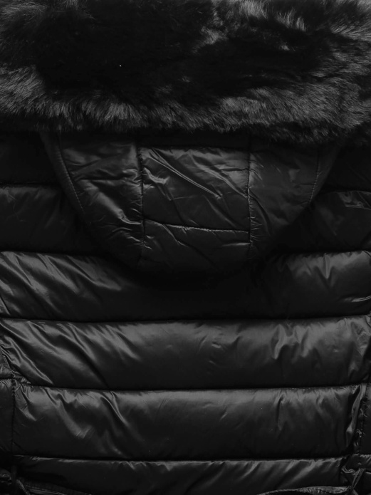 Czarny zimowy pikowany ciepły płaszcz