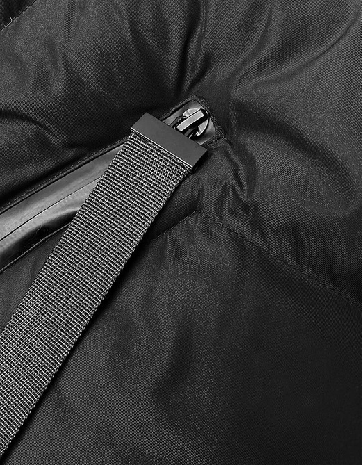 Czarna pikowana kurtka z kapturem