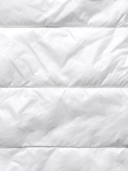 Biały dwustronny bezrękawnik kamizelka ze stójką i regulowanym ściągaczem