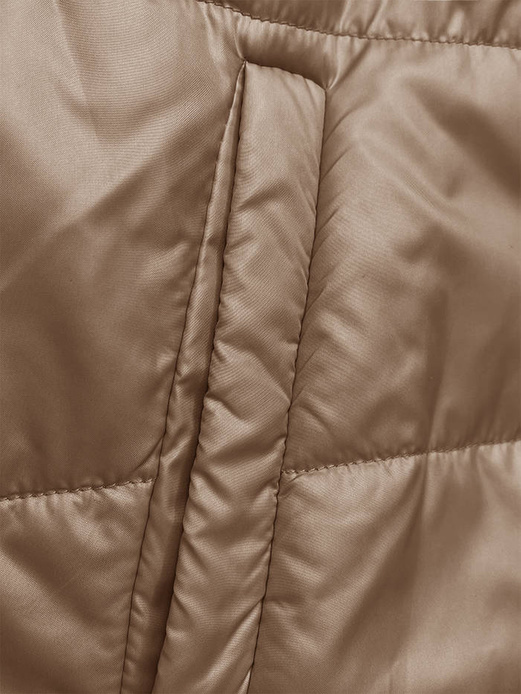 Karmelowa błyszcząca przejściowa pikowana kurtka z kapturem zapinana na suwak