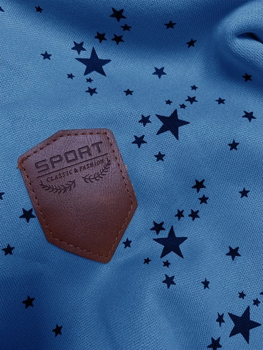 Niebieska w gwiazdki bluza damska z kapturem zapinana na suwak