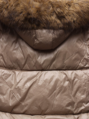 Beżowa damska kurtka bombka z kapturem i futerkiem